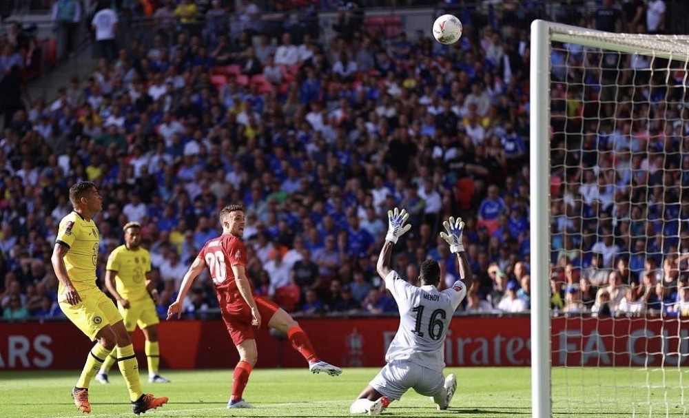 心理分析：为什么赌场中“免费赠送的酒水”能精准打击前额叶的抑制功能？（心理学解读：赌场免费酒水如何削弱前额叶的自控力）